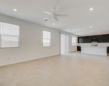 324 Lupton Avenue - Photo Thumbnail 18