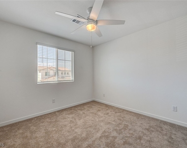 324 Lupton Avenue - Photo Thumbnail 6