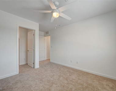 324 Lupton Avenue - Photo Thumbnail 7