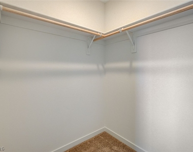 324 Lupton Avenue - Photo Thumbnail 8