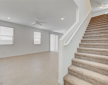 324 Lupton Avenue - Photo Thumbnail 17