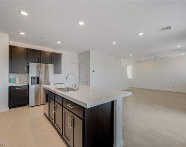 324 Lupton Avenue - Photo Thumbnail 28