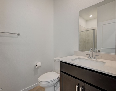 324 Lupton Avenue - Photo Thumbnail 32