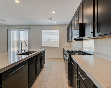 324 Lupton Avenue - Photo Thumbnail 29