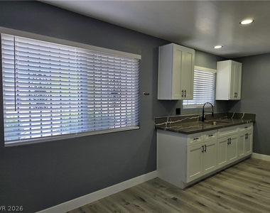 3240 N Michael Way - Photo Thumbnail 8