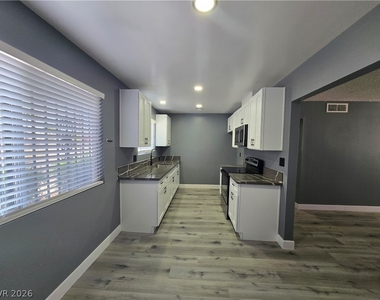 3240 N Michael Way - Photo Thumbnail 4