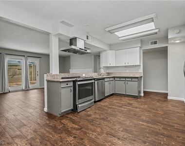 6908 Kinkenon Drive - Photo Thumbnail 9