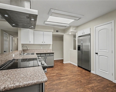 6908 Kinkenon Drive - Photo Thumbnail 7