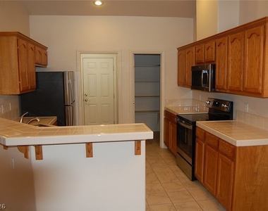 1791 Sycamore Avenue - Photo Thumbnail 4