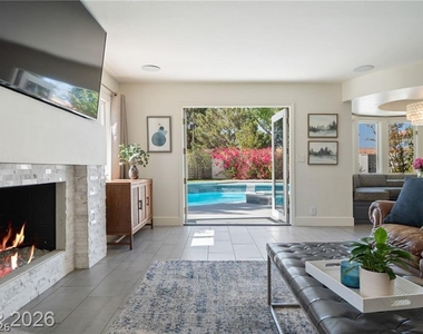 2233 Versailles Court - Photo Thumbnail 13