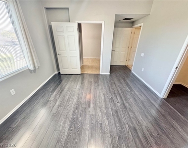 6868 Sky Pointe Drive - Photo Thumbnail 9