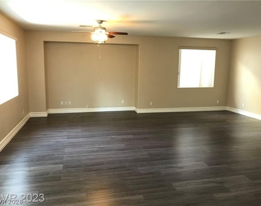 9746 Kampsville Avenue - Photo Thumbnail 8