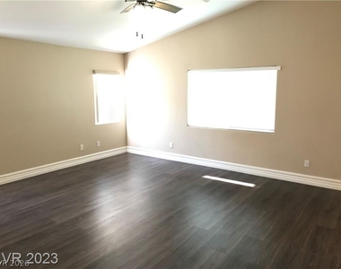 9746 Kampsville Avenue - Photo Thumbnail 18
