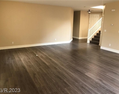 9746 Kampsville Avenue - Photo Thumbnail 14