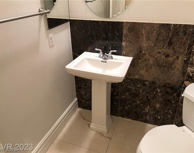 9746 Kampsville Avenue - Photo Thumbnail 12