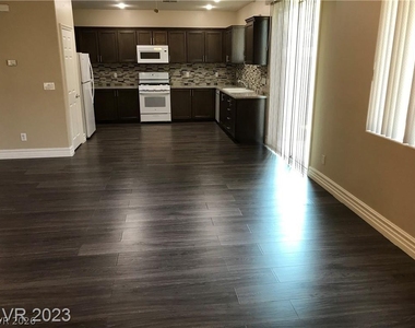 9746 Kampsville Avenue - Photo Thumbnail 7