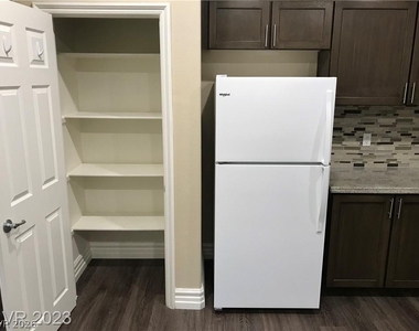 9746 Kampsville Avenue - Photo Thumbnail 5