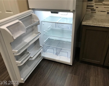 9746 Kampsville Avenue - Photo Thumbnail 6