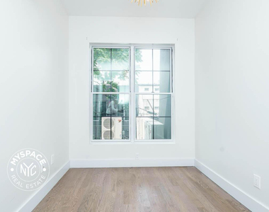 99 Varet Street - Photo Thumbnail 8