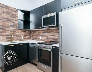 99 Varet Street - Photo Thumbnail 3