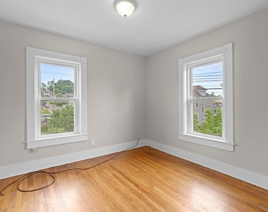 109 Center Street - Photo Thumbnail 17