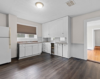 109 Center Street - Photo Thumbnail 11