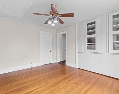 109 Center Street - Photo Thumbnail 5