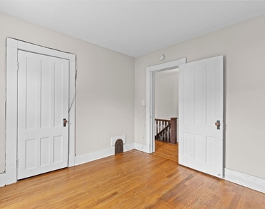 109 Center Street - Photo Thumbnail 18