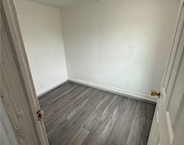 1702 E Fayette Street - Photo Thumbnail 4