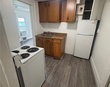 1702 E Fayette Street - Photo Thumbnail 6