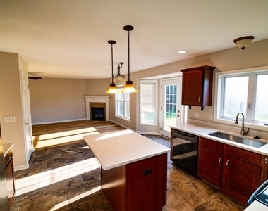 649 Kayloc Circle - Photo Thumbnail 9
