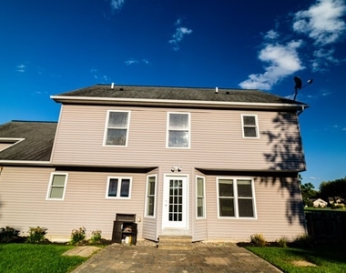 649 Kayloc Circle - Photo Thumbnail 3