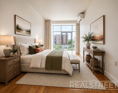 90-02 Queens Blvd - Photo Thumbnail 3