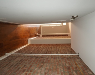 Tenth Avenue - Photo Thumbnail 17
