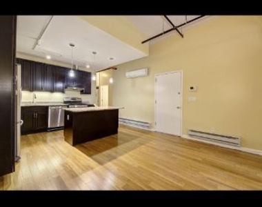 3rd Avenue - Photo Thumbnail 2