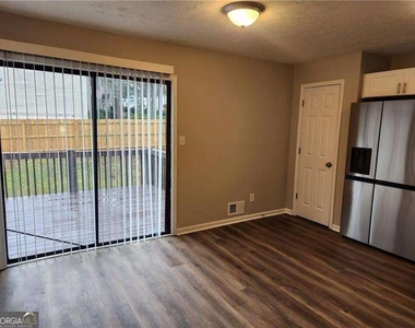 1285 S Lea Court Se - Photo Thumbnail 3