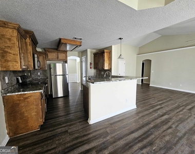 1746 Tugalo Drive - Photo Thumbnail 4