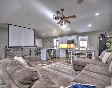 3932 Shoemaker Court - Photo Thumbnail 6