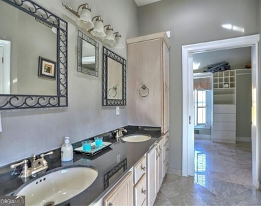 3932 Shoemaker Court - Photo Thumbnail 14