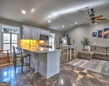 3932 Shoemaker Court - Photo Thumbnail 10