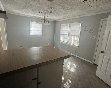 2638 Deeb Drive - Photo Thumbnail 6