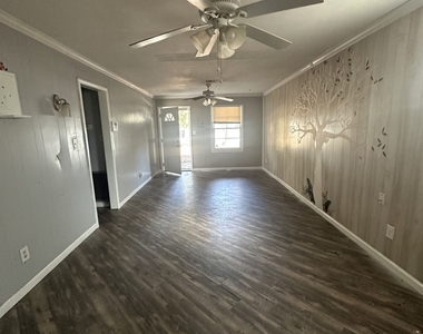 2638 Deeb Drive - Photo Thumbnail 3