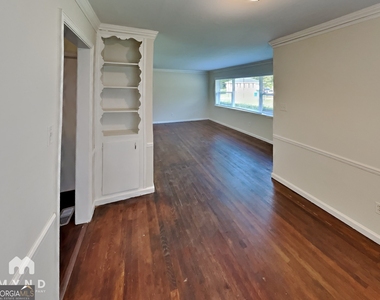 742 Quaker Street Sw - Photo Thumbnail 7