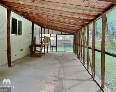 742 Quaker Street Sw - Photo Thumbnail 12