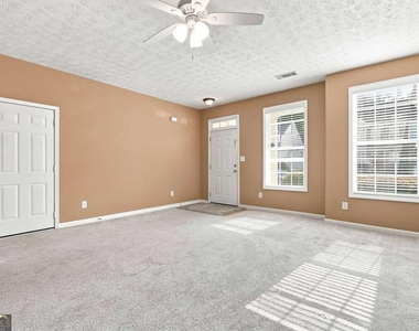3063 Kentmere Drive - Photo Thumbnail 4