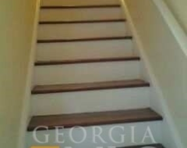 180 Williamsburg Way - Photo Thumbnail 7