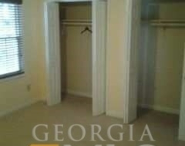 180 Williamsburg Way - Photo Thumbnail 4