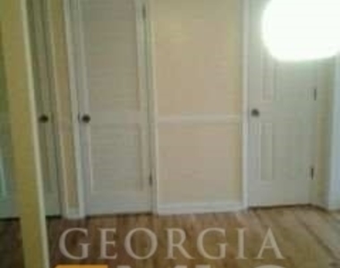 180 Williamsburg Way - Photo Thumbnail 13