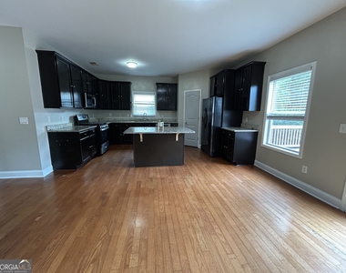 759 Lynnfield Drive - Photo Thumbnail 7