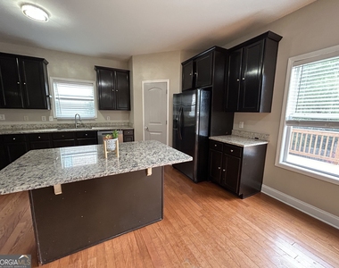 759 Lynnfield Drive - Photo Thumbnail 8